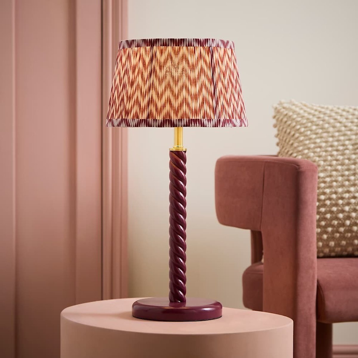 Amalia Twist Table Lamp with Chevron Taper Shade pink, SO'HOME