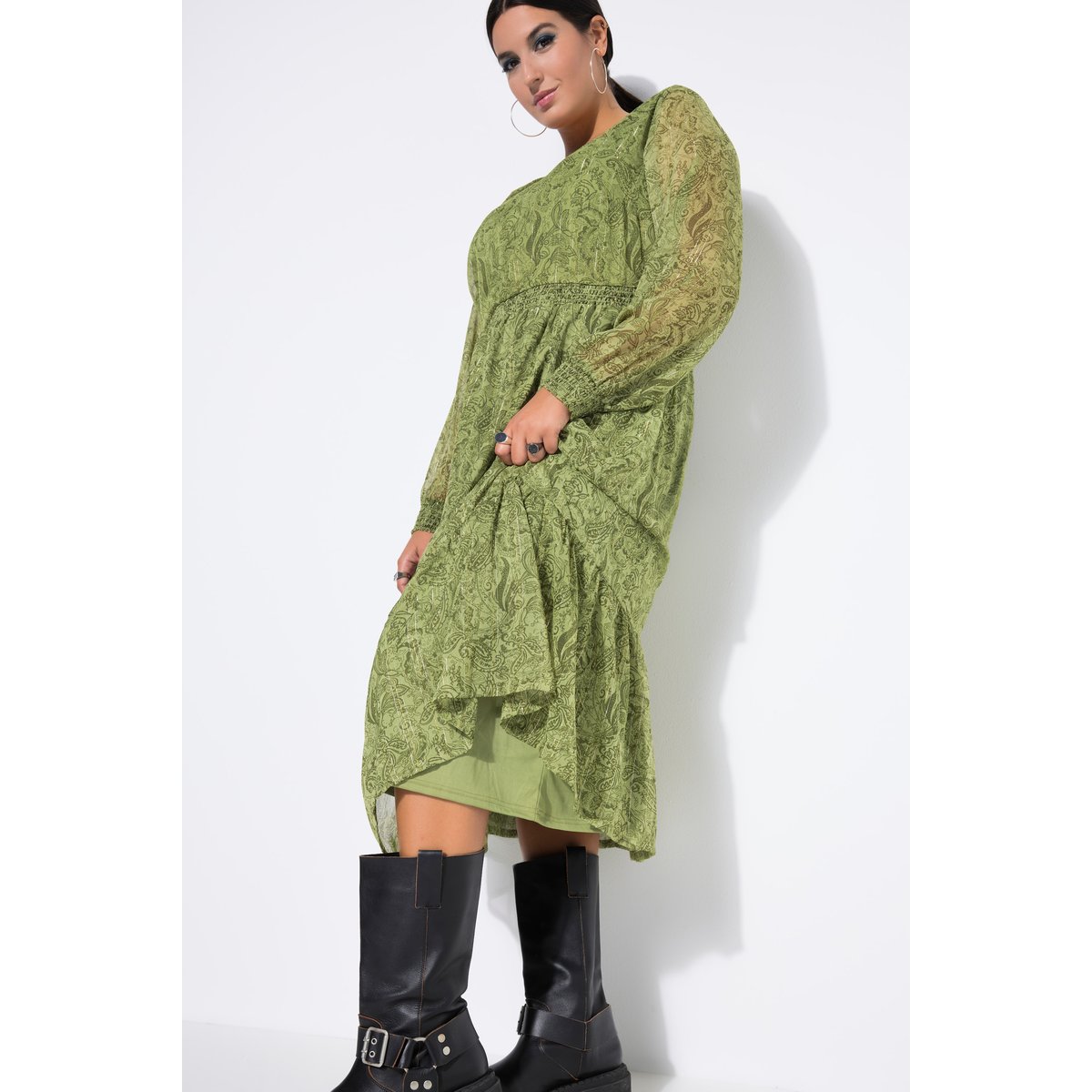 Robe midi évasée agrémentée d'un imprimé palmiers verts, STUDIO UNTOLD