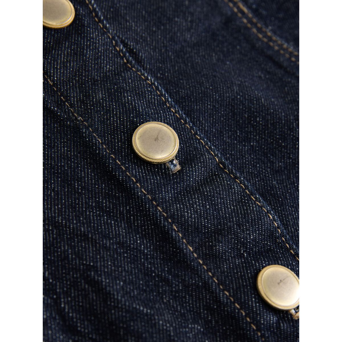 Jupe courte en jean avec boutons dorés bleu indigo, NEXT