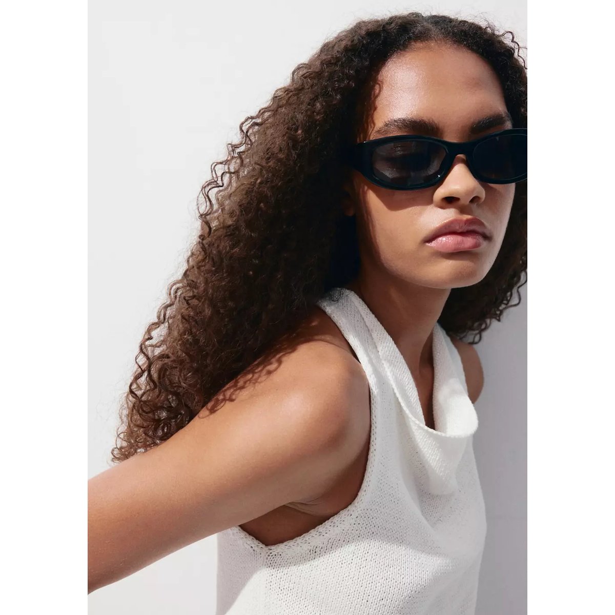 Top maille col bénitier blanc cassé, MANGO