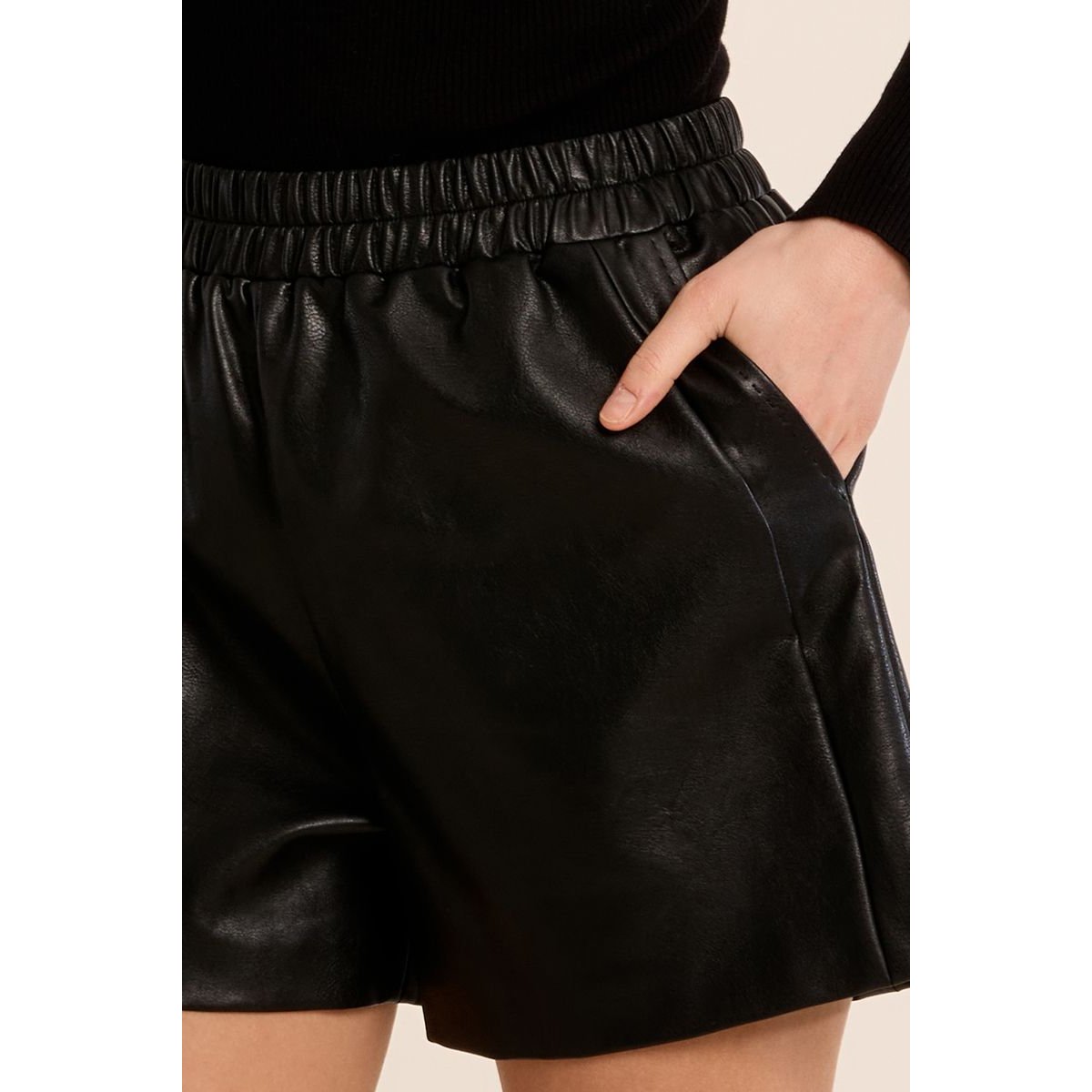 Short taille haute en simili-cuir noir, MOLLY BRACKEN