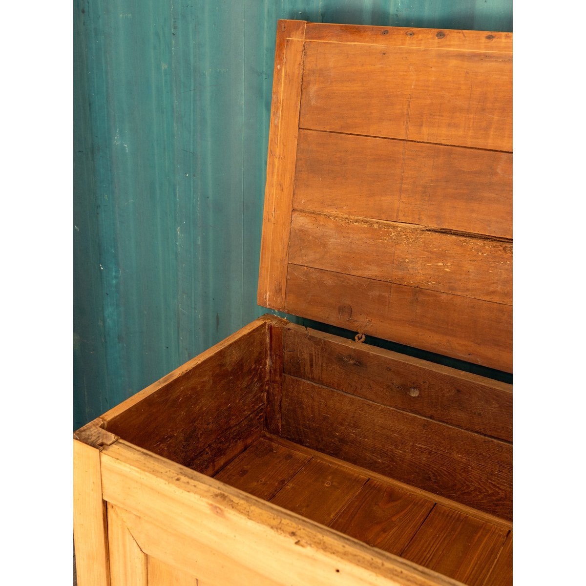 Buffet coffre en bois Gilbert N°1726 - Bon état bois clair, DEBONGOUT