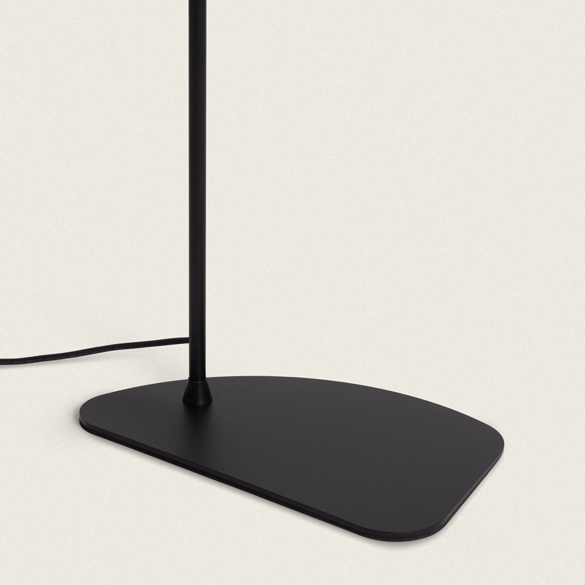 Lampadaire en métal avec abat-jour en corde H155cm- VANO bois clair, DRAWER