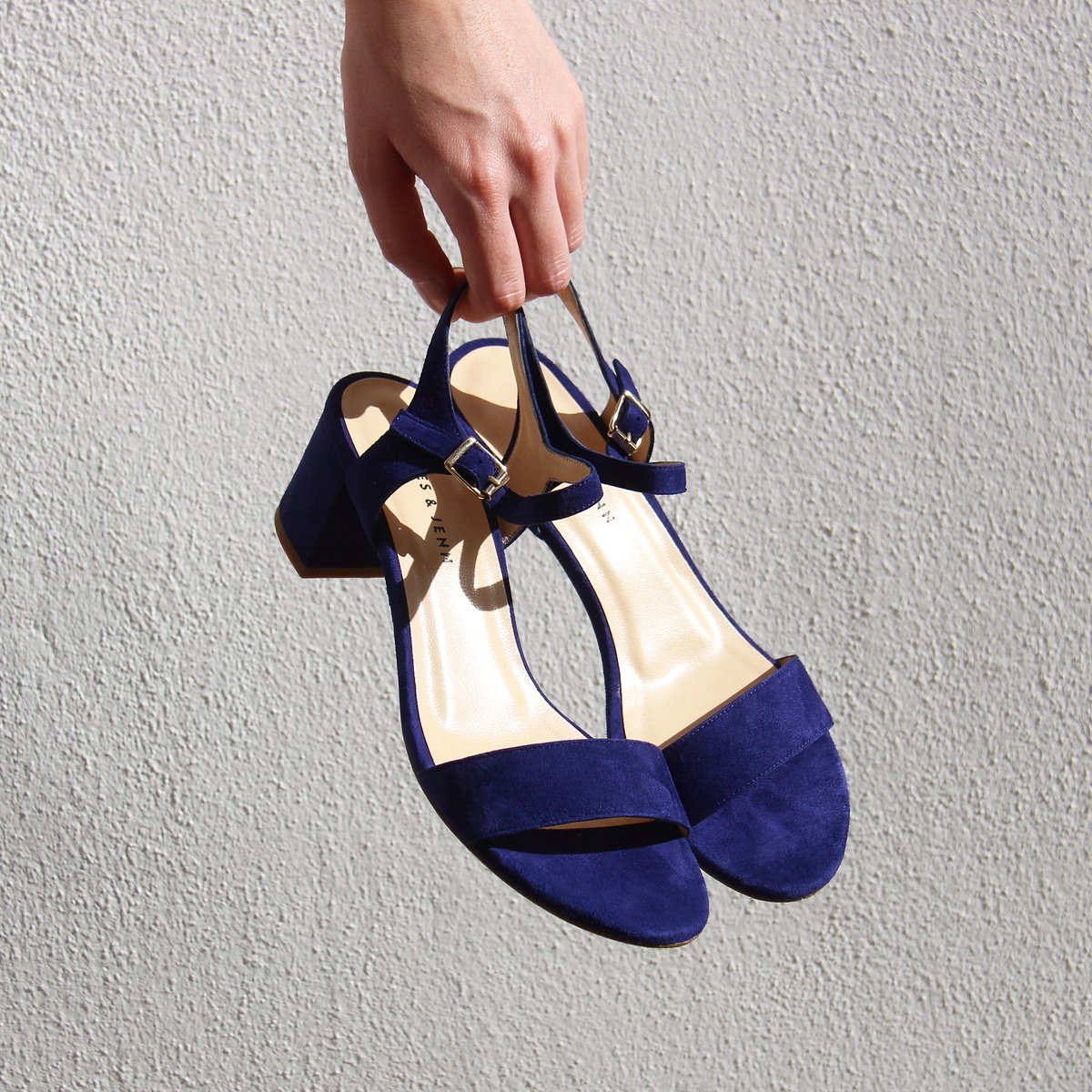 Sandales moyen talon cuir daim bleu, JULES & JENN
