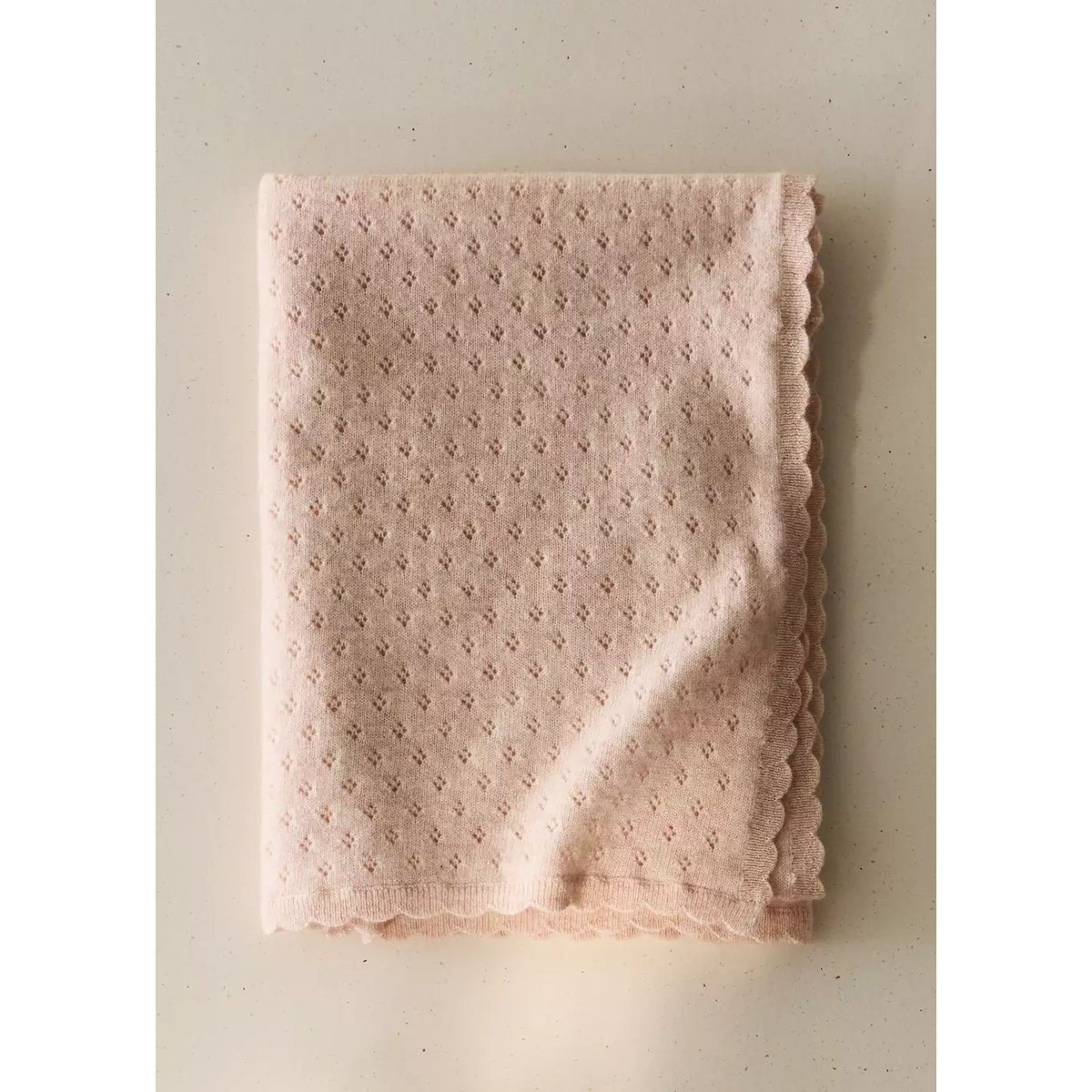 Couverture plaid en laine et cachemire avec motifs ajourés nude, MANGO HOME