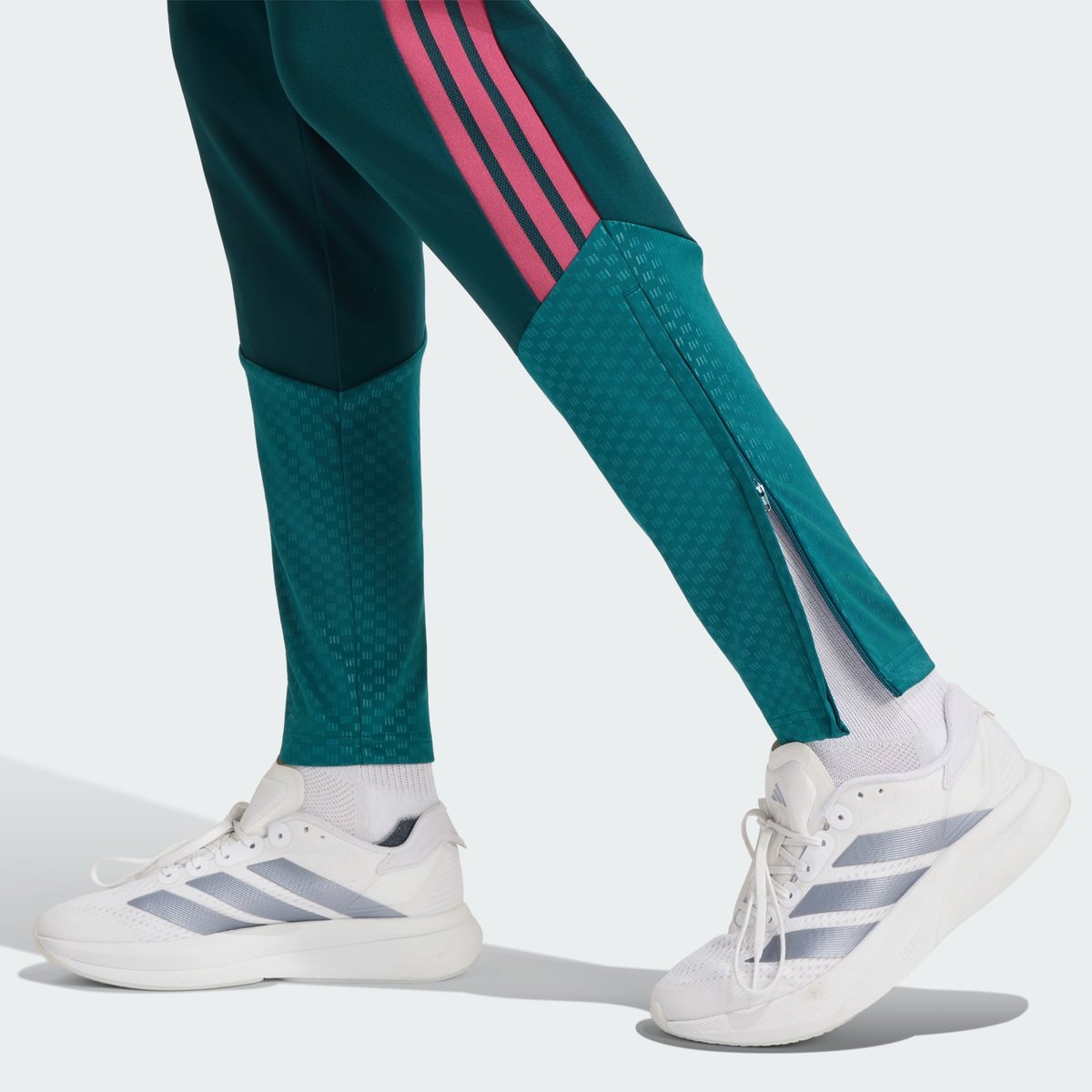 Pantalon D'entraînement Real Madrid 26/27 Tiro26 Competition Pantalon D'entraînement Real Madrid 26/27 Tiro26 Competition aurora ivy / wild pink, adidas Performance