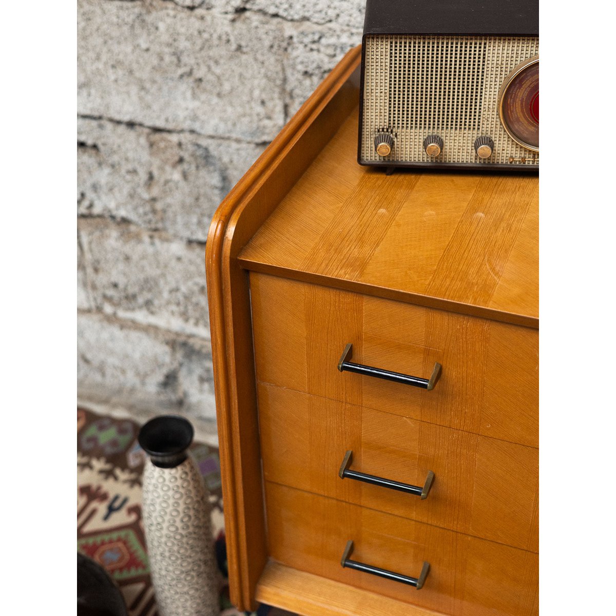 Commode rétro Olga N°690 - Bon état bois clair, DEBONGOUT