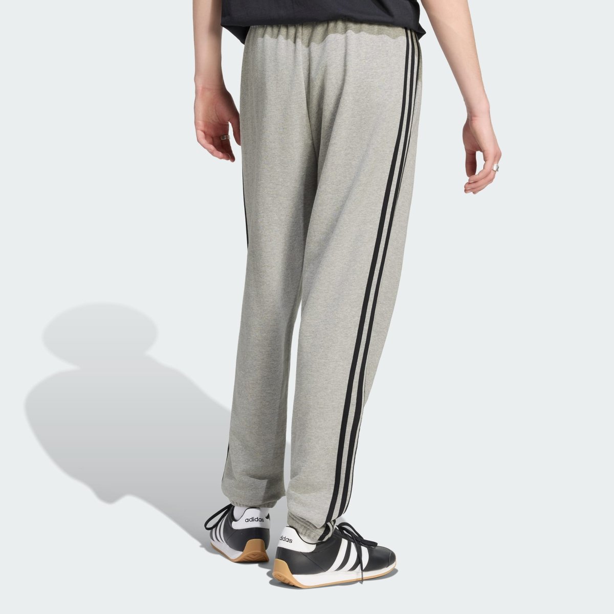 Pantalon Fuselé À Revers French Terry 3 Bandes Essentials Pantalon Fuselé À Revers French Terry 3 Bandes Essentials medium grey heather / white, ADIDAS SPORTSWEAR
