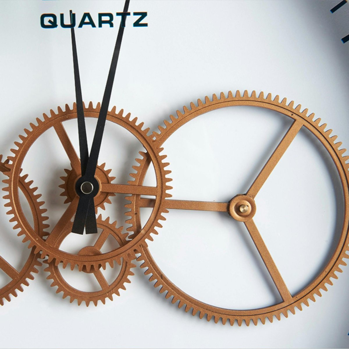 Horloge engrenages or fond blanc blanc, PIER IMPORT