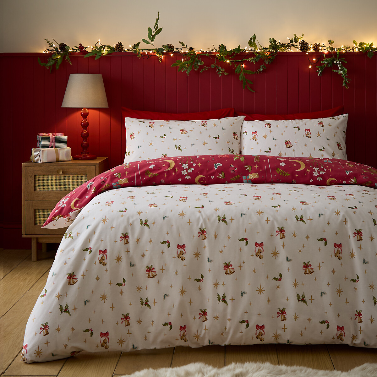 Enchanted Twilight Christmas Reversible Duvet Cover and Pillowcase Set red, CATHERINE LANSFIELD
