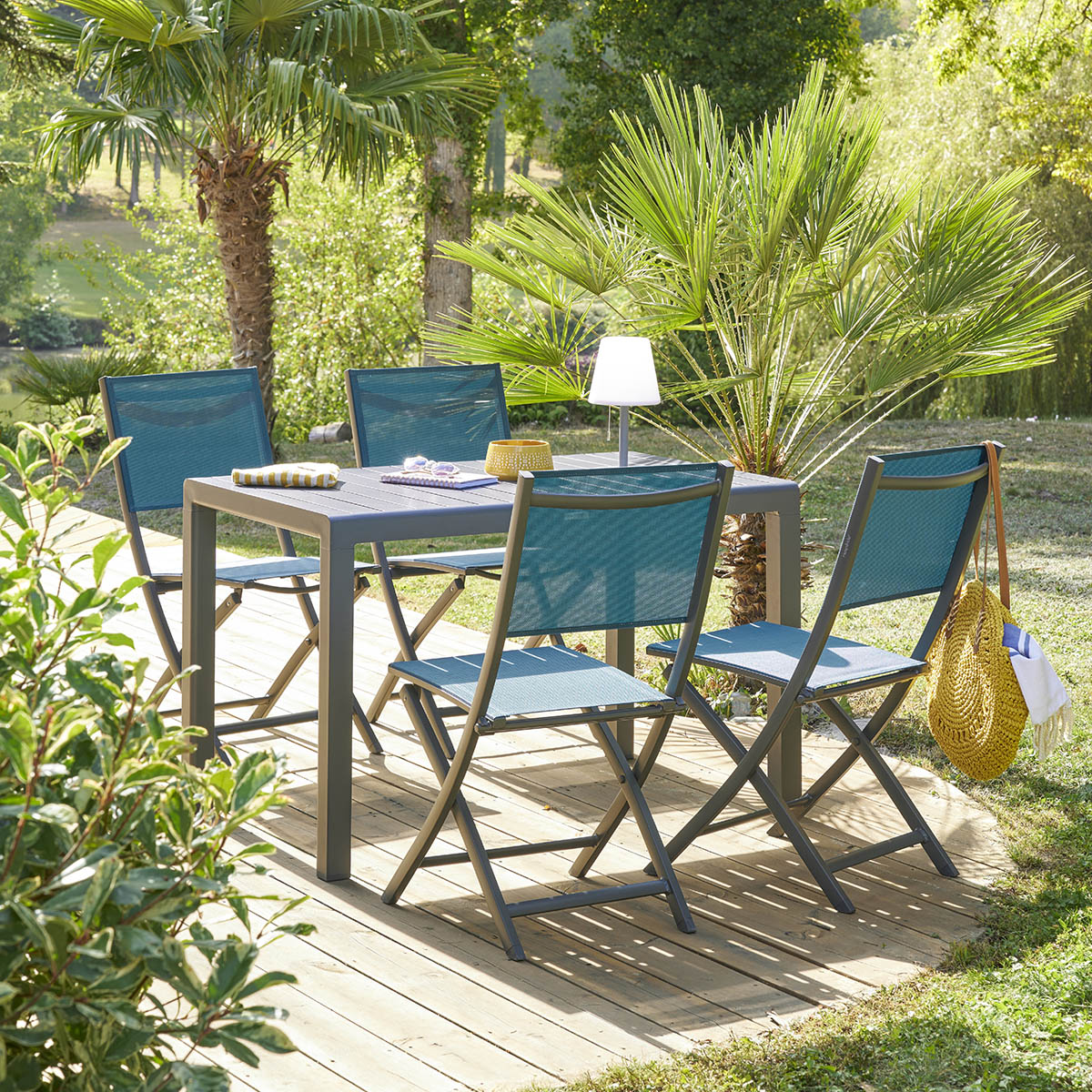 Lot de 4 chaises de jardin pliantes en aluminium ESSENTIA bleu canard, HESPERIDE