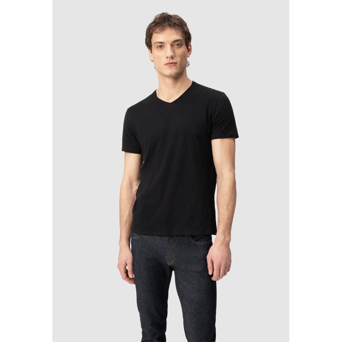 Tee-shirt col V L'Essentiel noir, IKKS