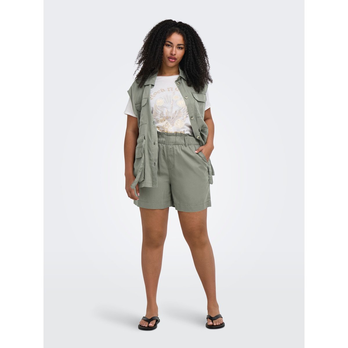 Short grise - smokey olive, ONLY CARMAKOMA