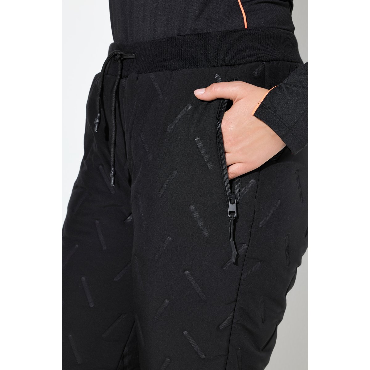 Jogging technique à poches zippées et bord noir, ULLA POPKEN
