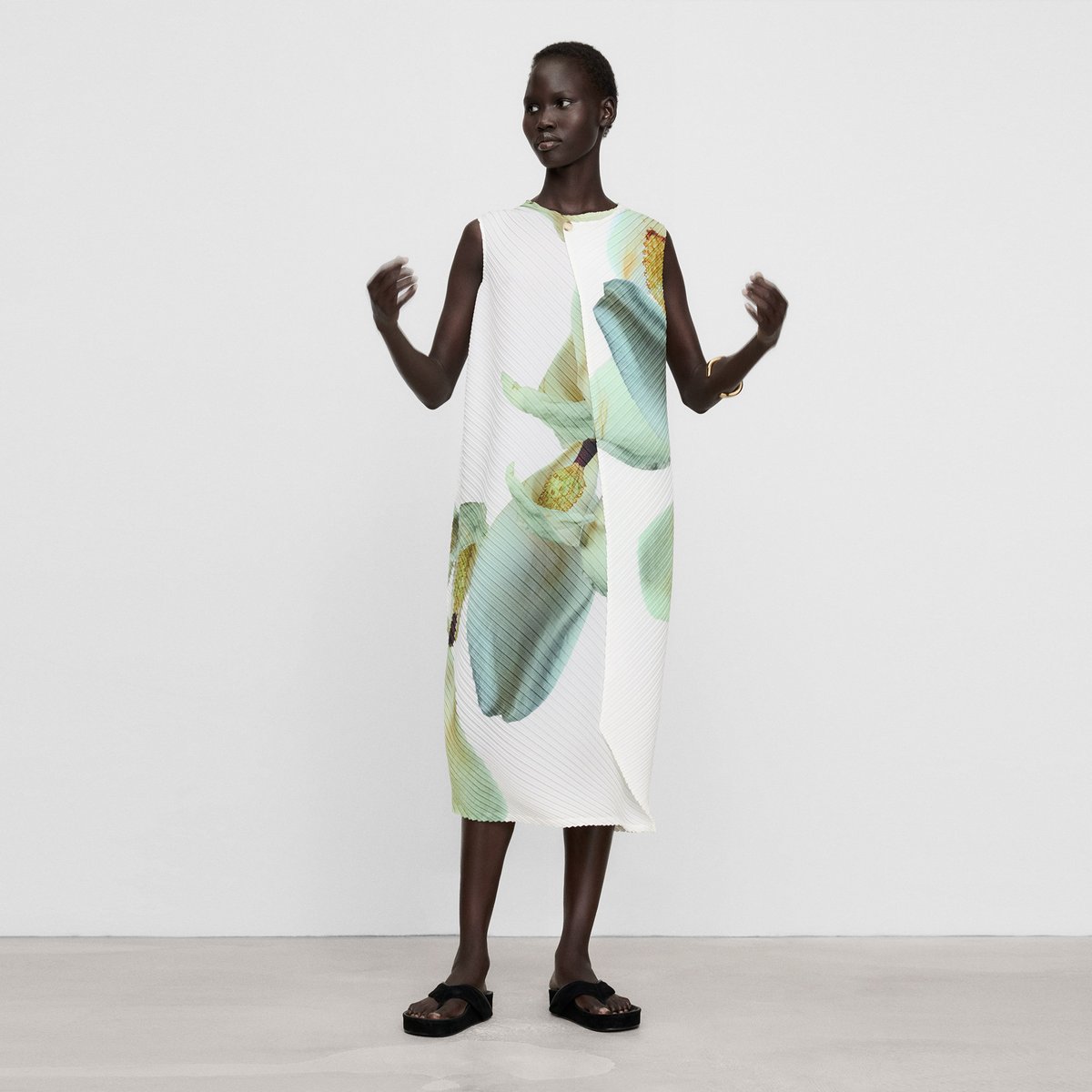 Robe à devant croisé et coupe ballon imprimé fleurs, ADOLFO DOMINGUEZ
