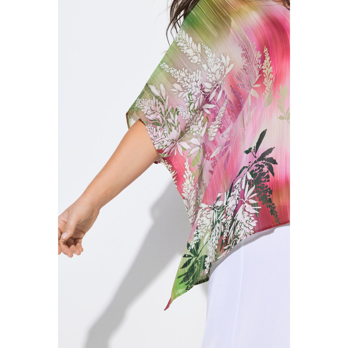 Blouse en mousseline doublée, décolleté en V blanc neige, ULLA POPKEN
