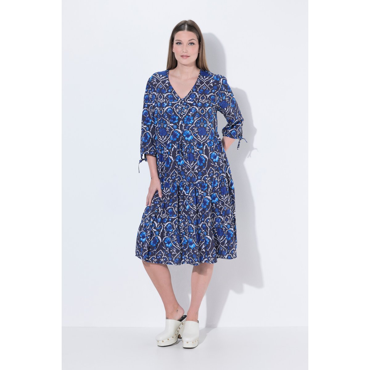 Robe midi à fleurs, poches marine, ULLA POPKEN