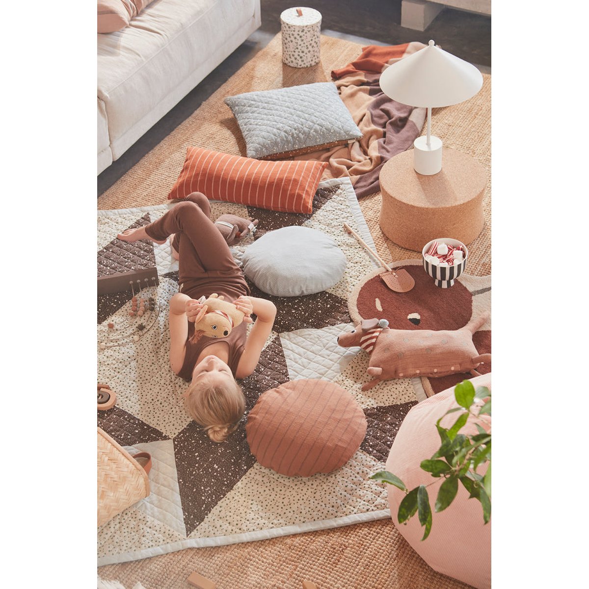 Lampe en métal avec abat-jour LIVING blanc, OYOY LIVING DESIGN
