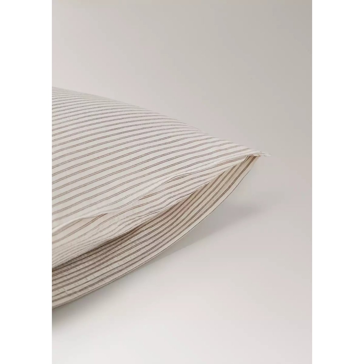Deux taies d'oreiller coton seersucker à rayures fines 50x75 cm café, MANGO HOME