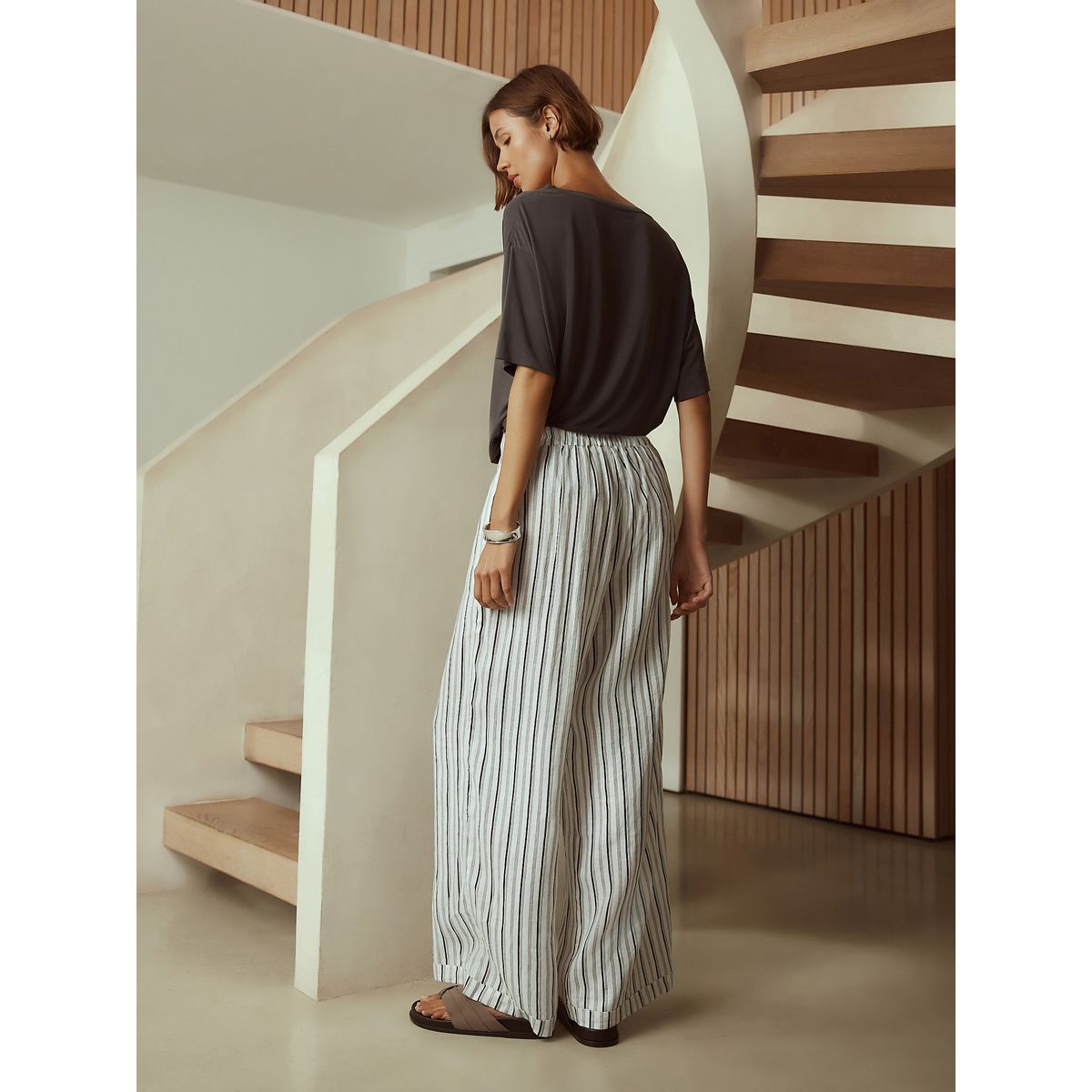 Pantalon large en lin n.premium rayure écru/chocolat, NEXT