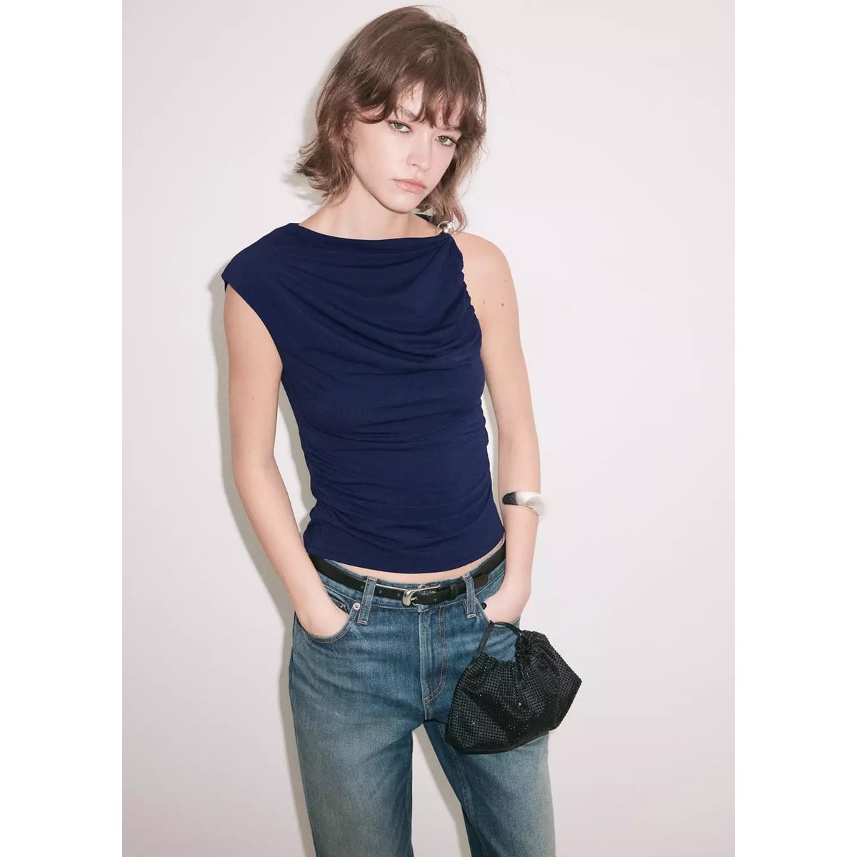 Top drapé détail métallique bleu marine, MANGO