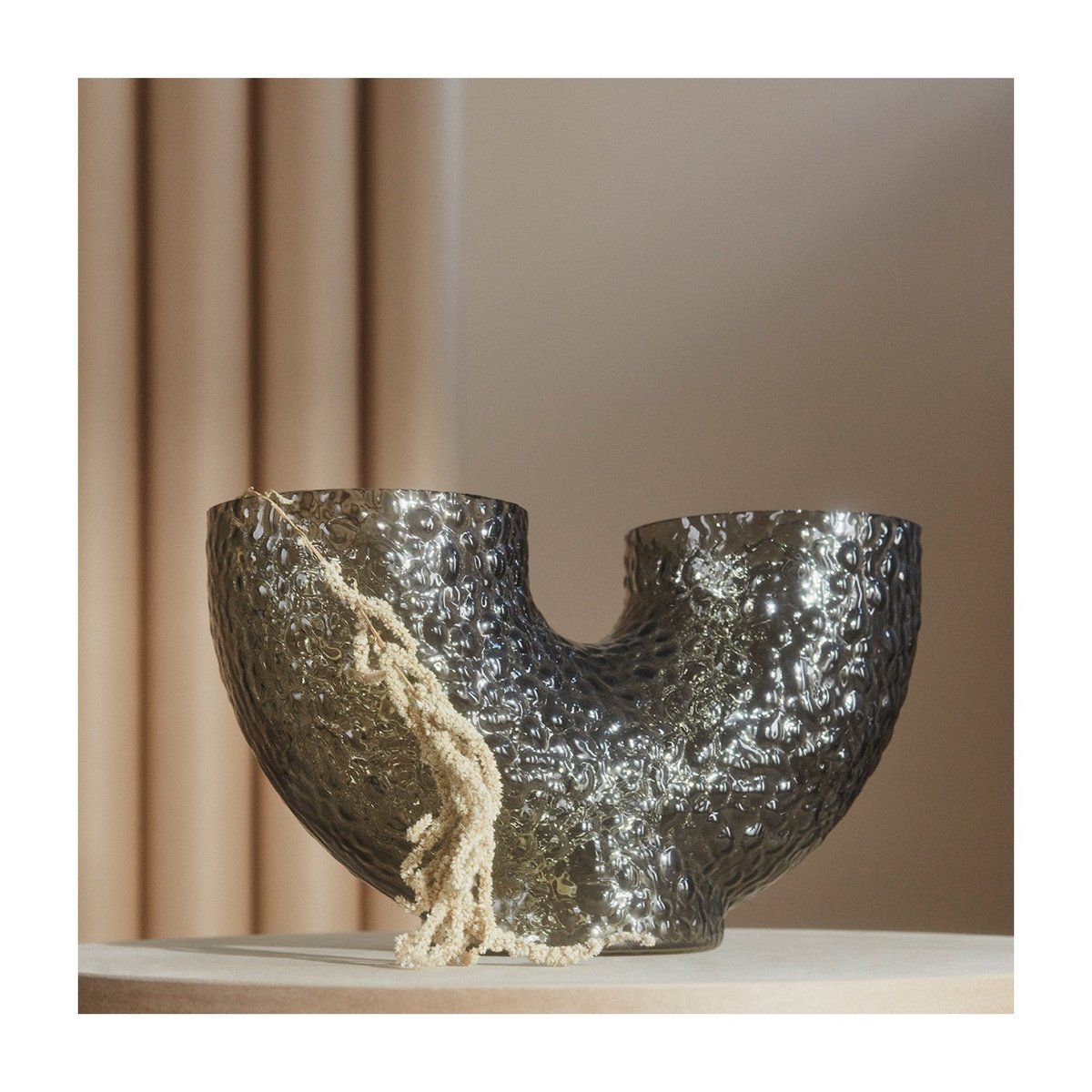 Vase Verre Soufflé H 19 cm Arura noir, AYTM