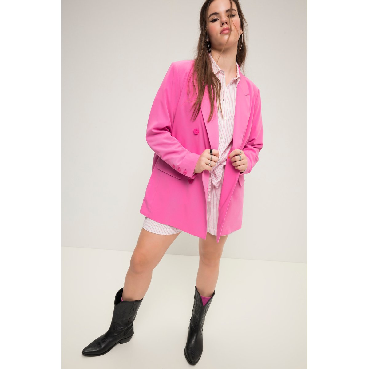 Blazer coupe Loose Fit. Double rangée de rose pâle, STUDIO UNTOLD