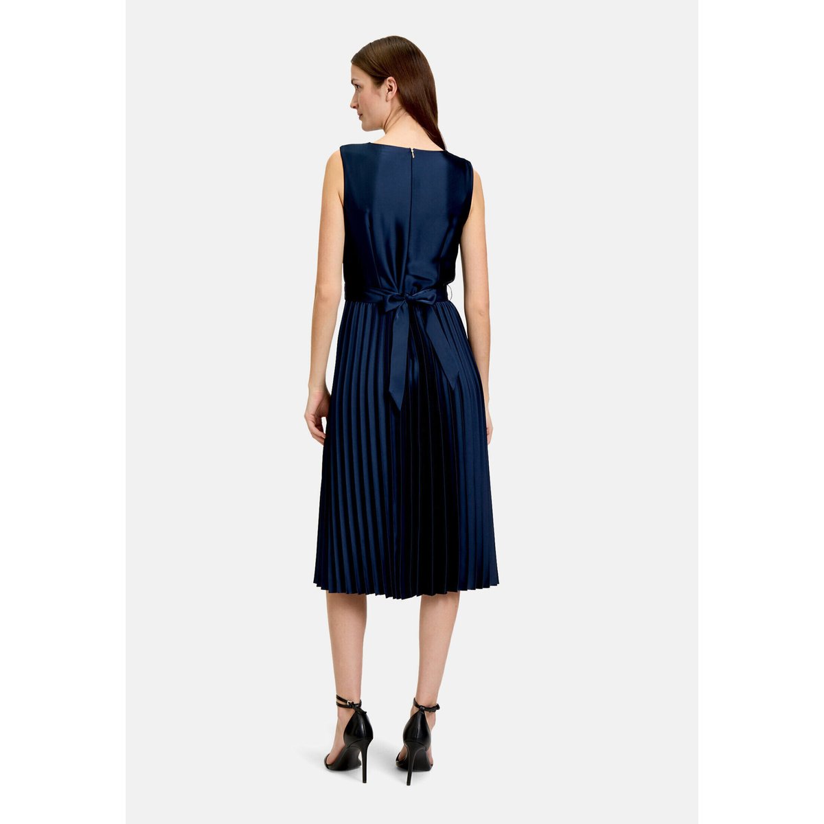 Robe en chiffon à plis navy blue, BETTY & CO