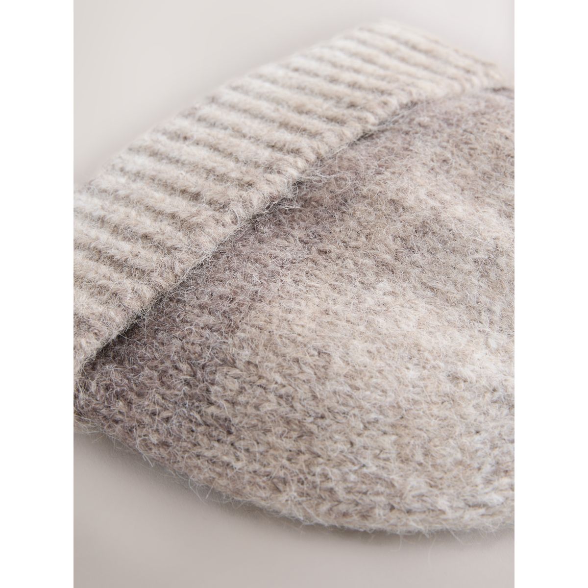 Bonnet en maille teinture d'espace neutre, NEXT