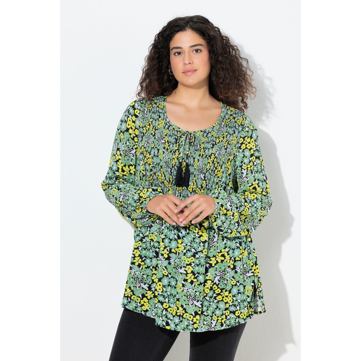 Blouse smockée avec motif à fleurs vert pomme, ULLA POPKEN