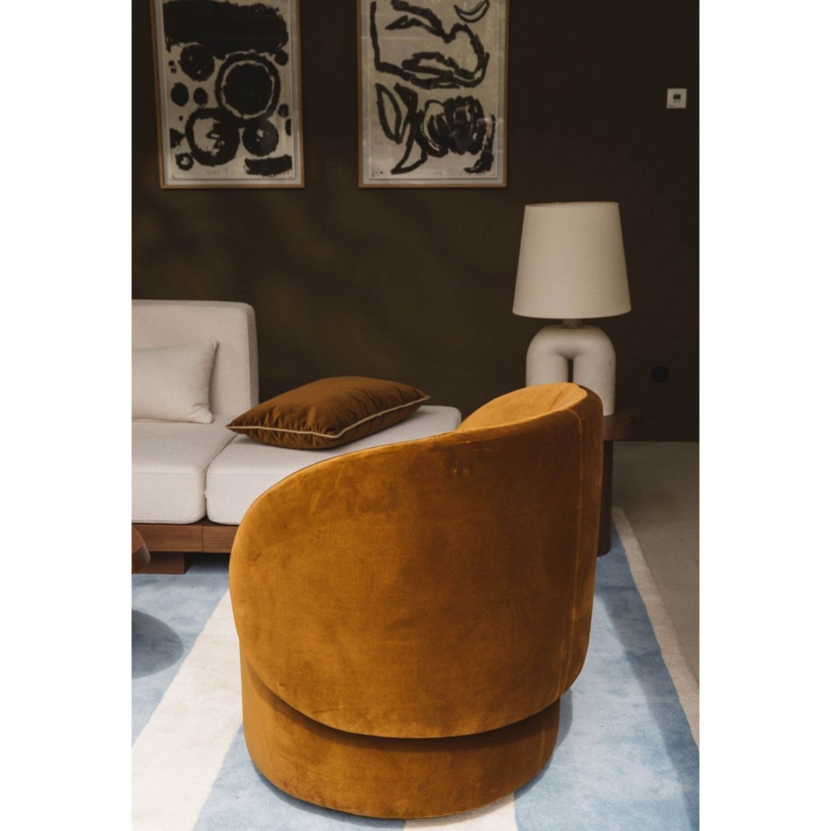 Fauteuil en velours finition noyer, Auguste crème, GABRIELLE PARIS