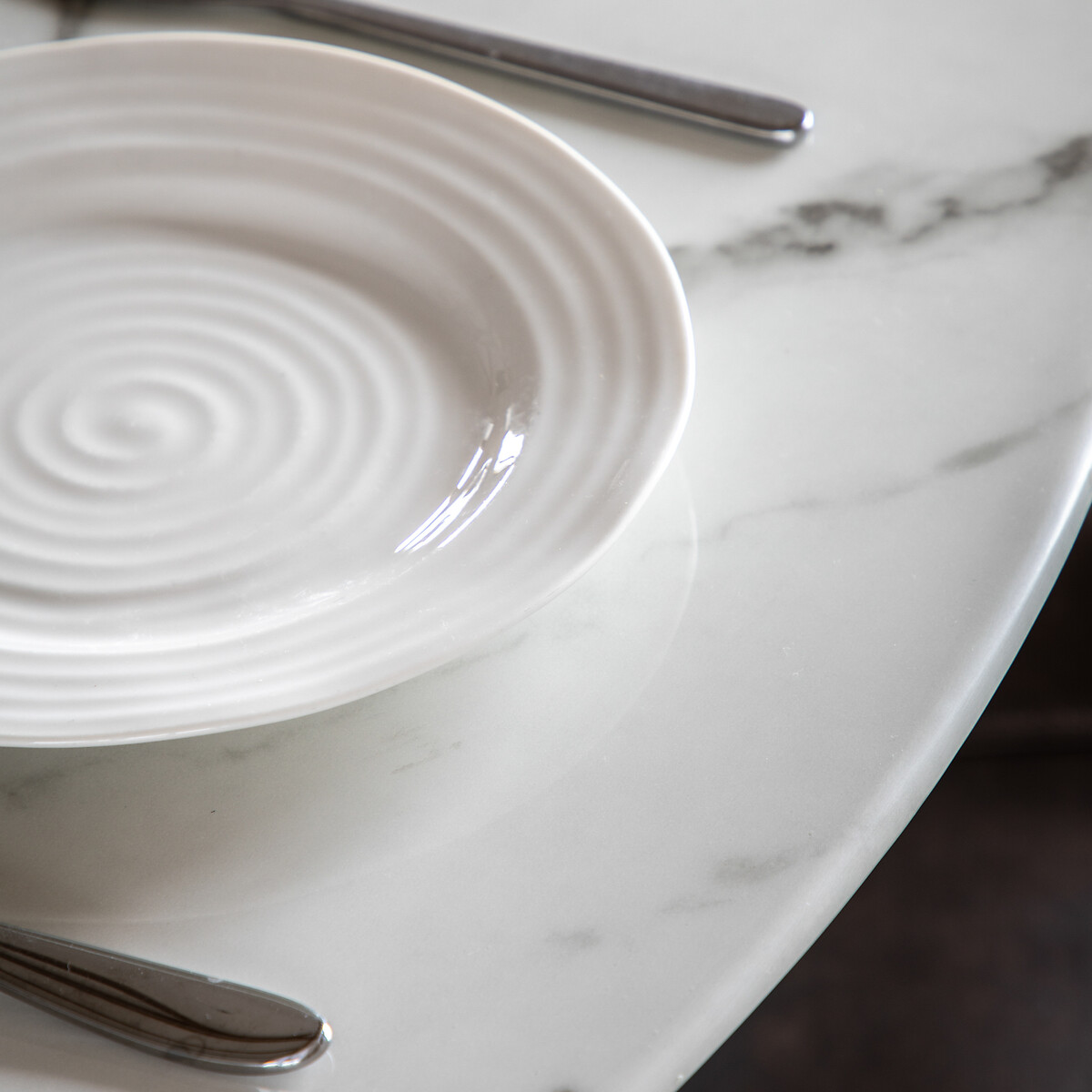 Cayuga Glass Marble Effect Dining Table (Seats 4) marble white, SO'HOME