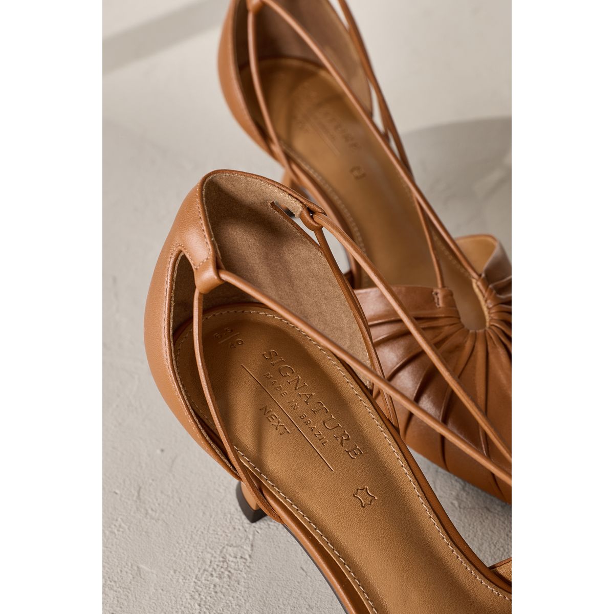 Chaussures pointues à talons kitten marron fauve, NEXT