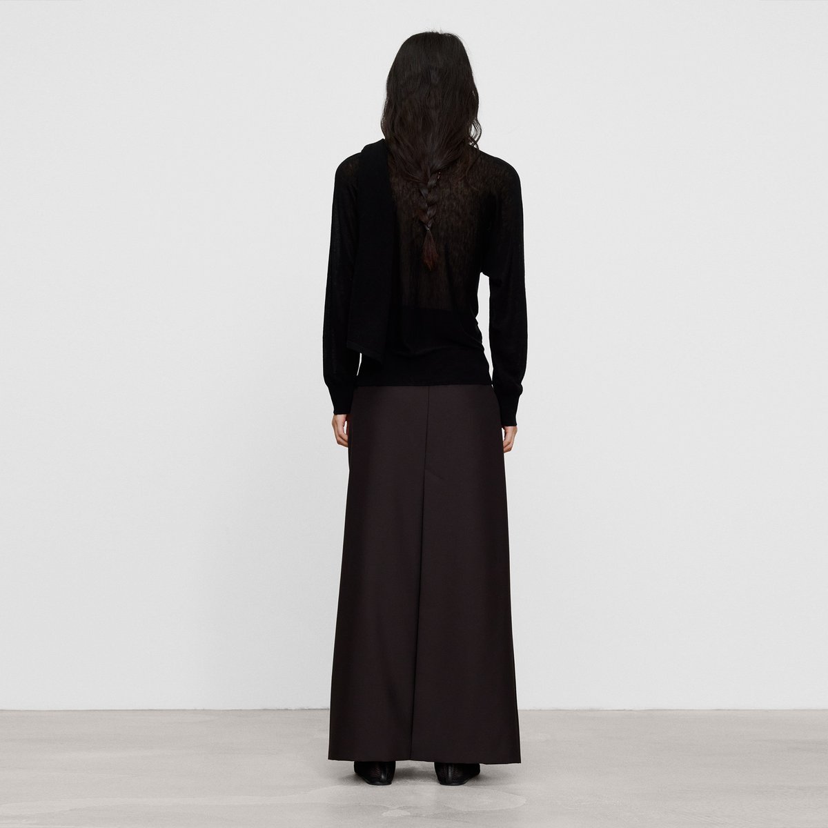 Pull fin en laine mérinos avec écharpe noir, ADOLFO DOMINGUEZ