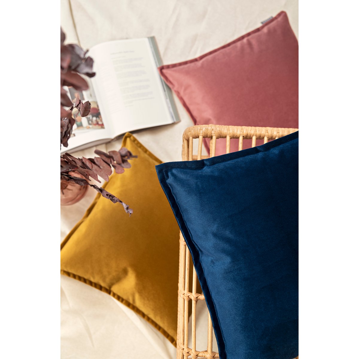 Housse de coussin velours avec volant piqué MARLA bleu marine, MAGMA HEIMTEX