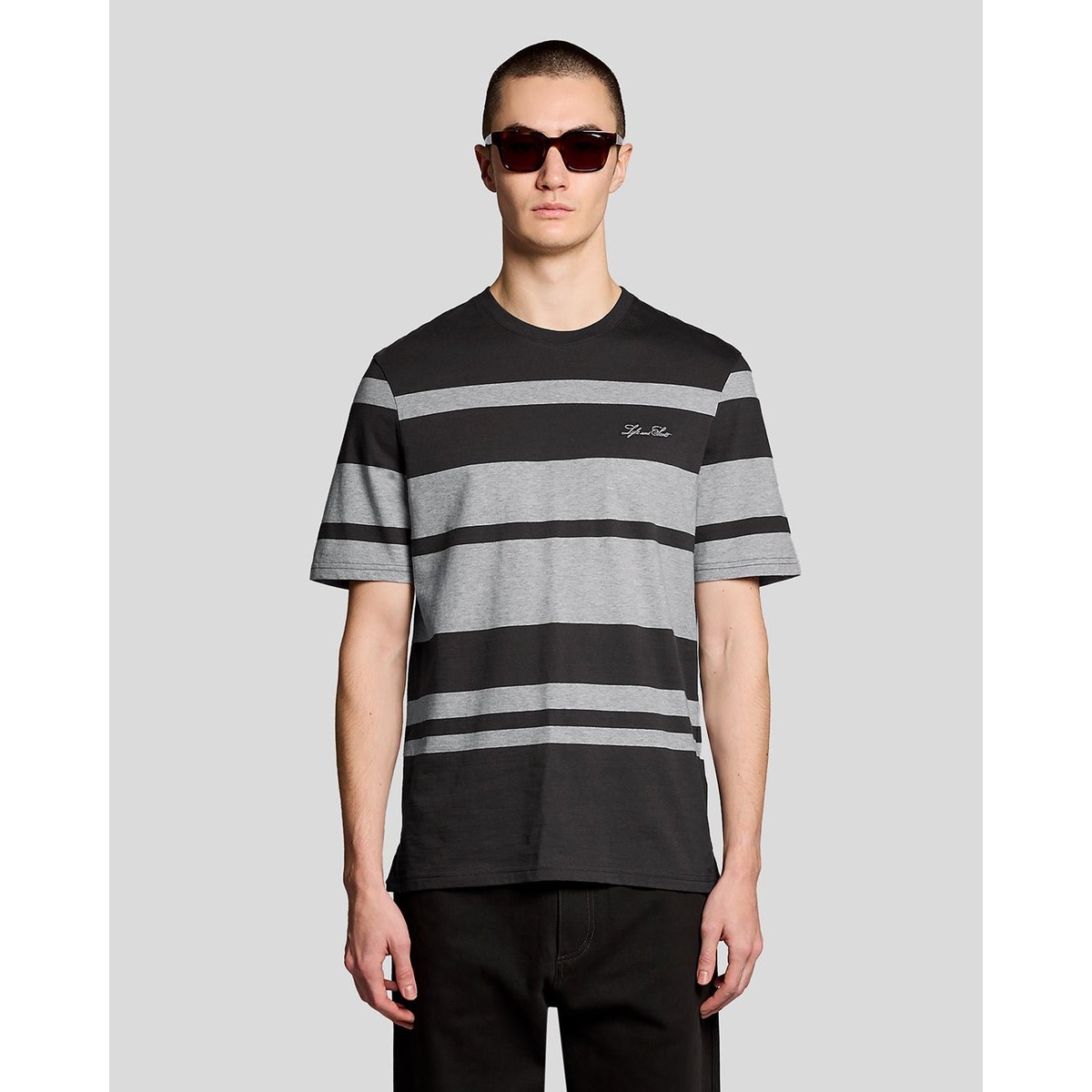 T-shirt coupe décontractée à rayures gris charbon de bois/ clair gris chiné, LYLE & SCOTT