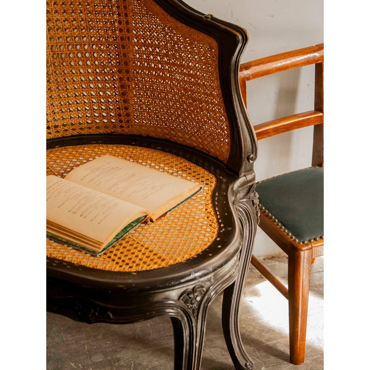 Fauteuil ancien en cannage Ernest N°1583 - Bon état bois clair, DEBONGOUT