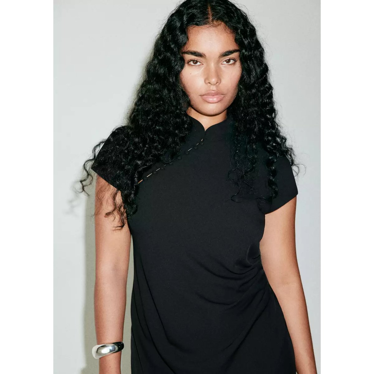 Robe à col officier avec boutons noir, MANGO