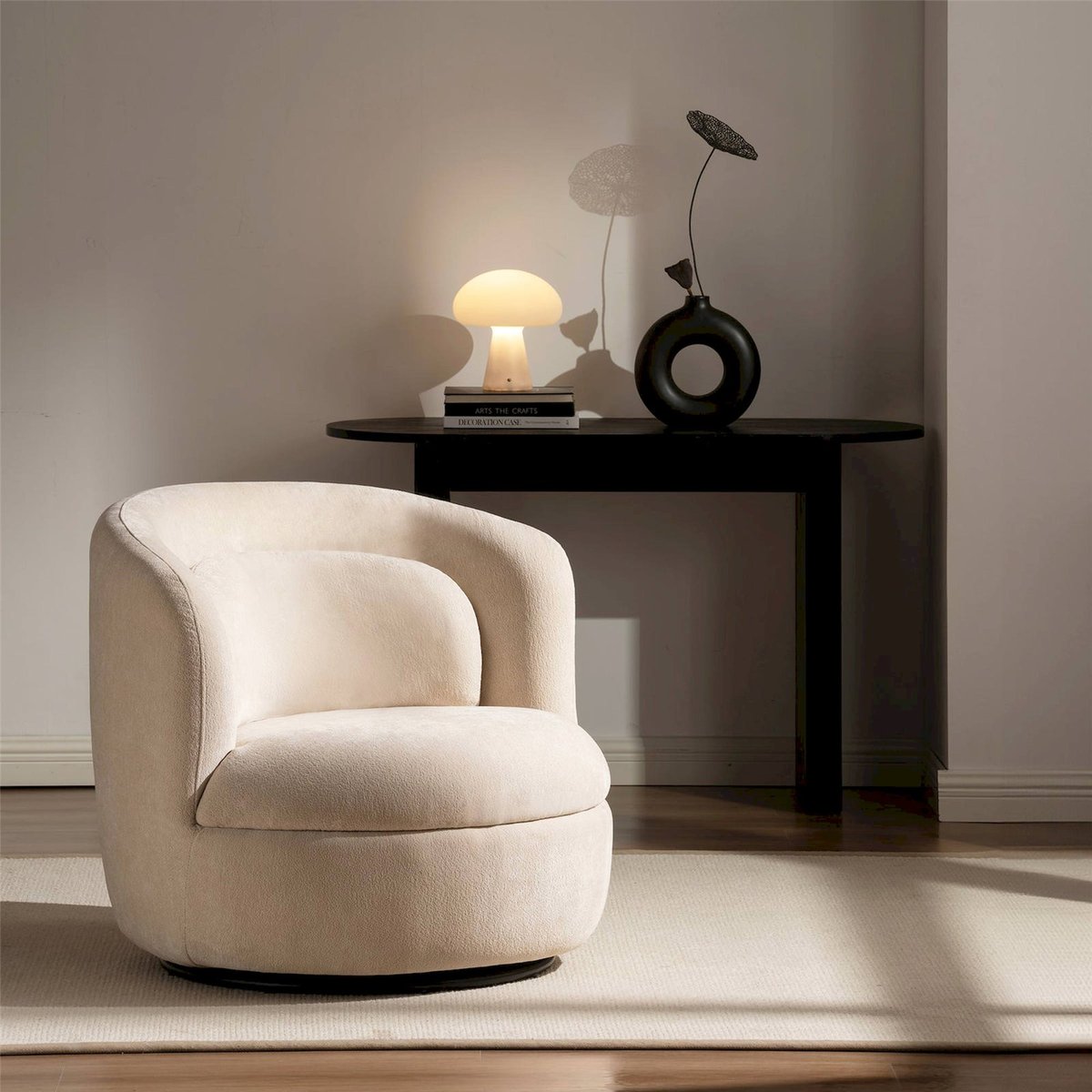 Fauteuil pivotant bouclé enveloppant CAVRA beige clair bouclé, RECOLLECTION