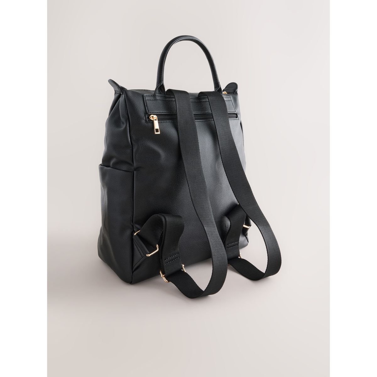 Sac à dos avec poche sur le devant noir, NEXT
