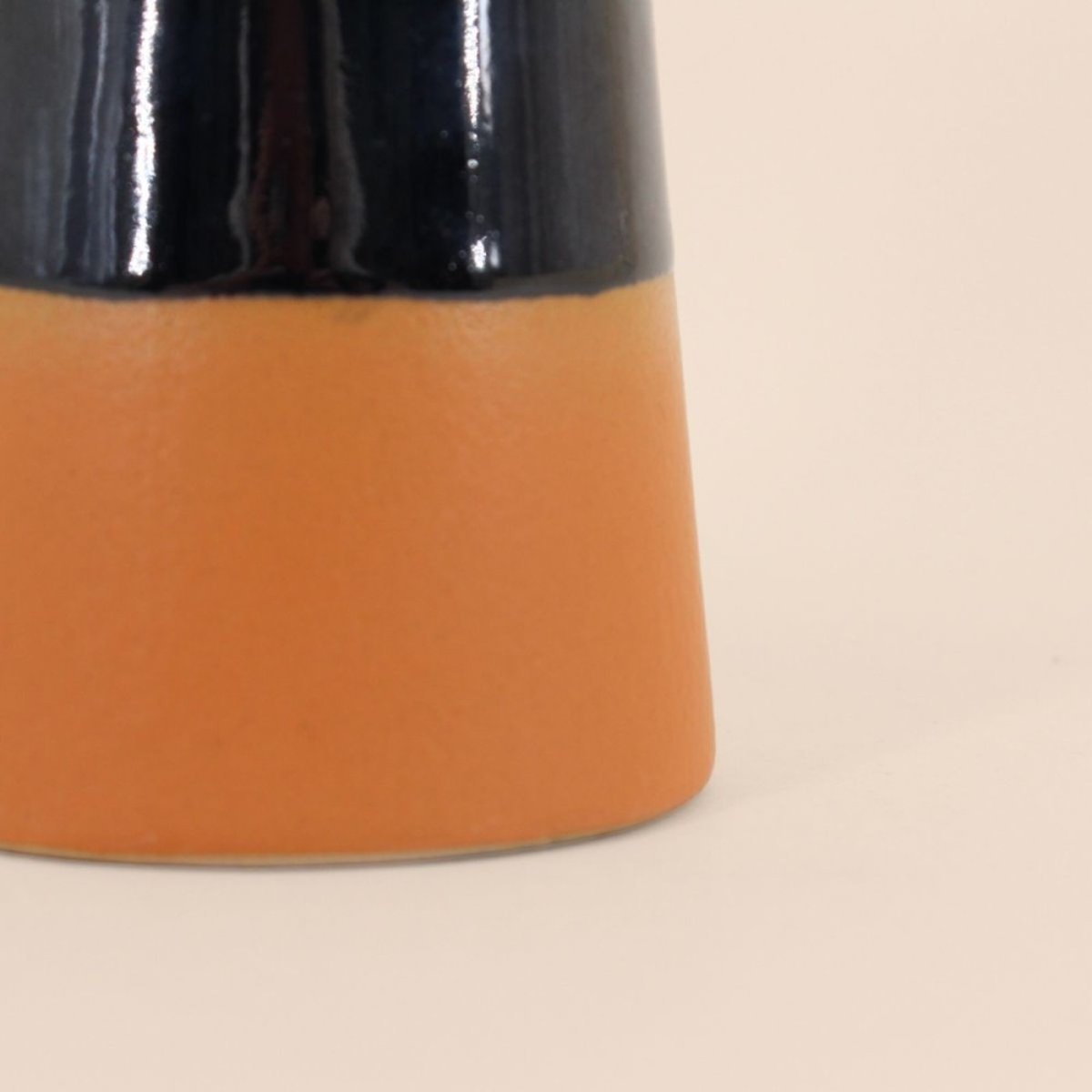 Set de 2 bougeoirs coniques noir, terracotta noir, ORNAMI