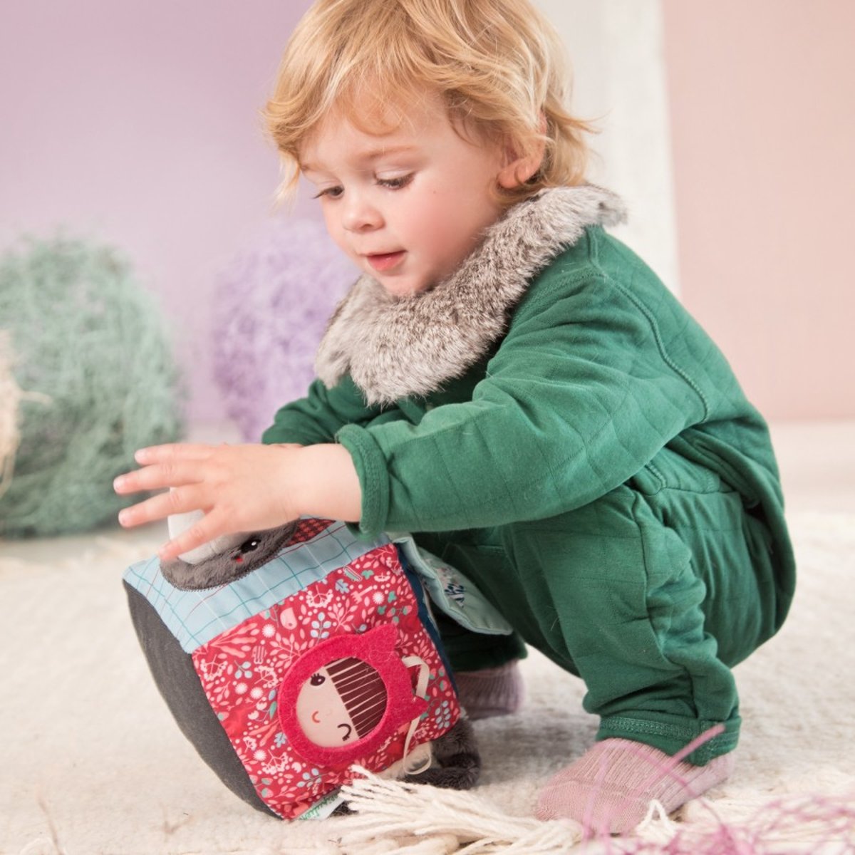 Cube d'activités Louis le Loup multicolore, LILLIPUTIENS