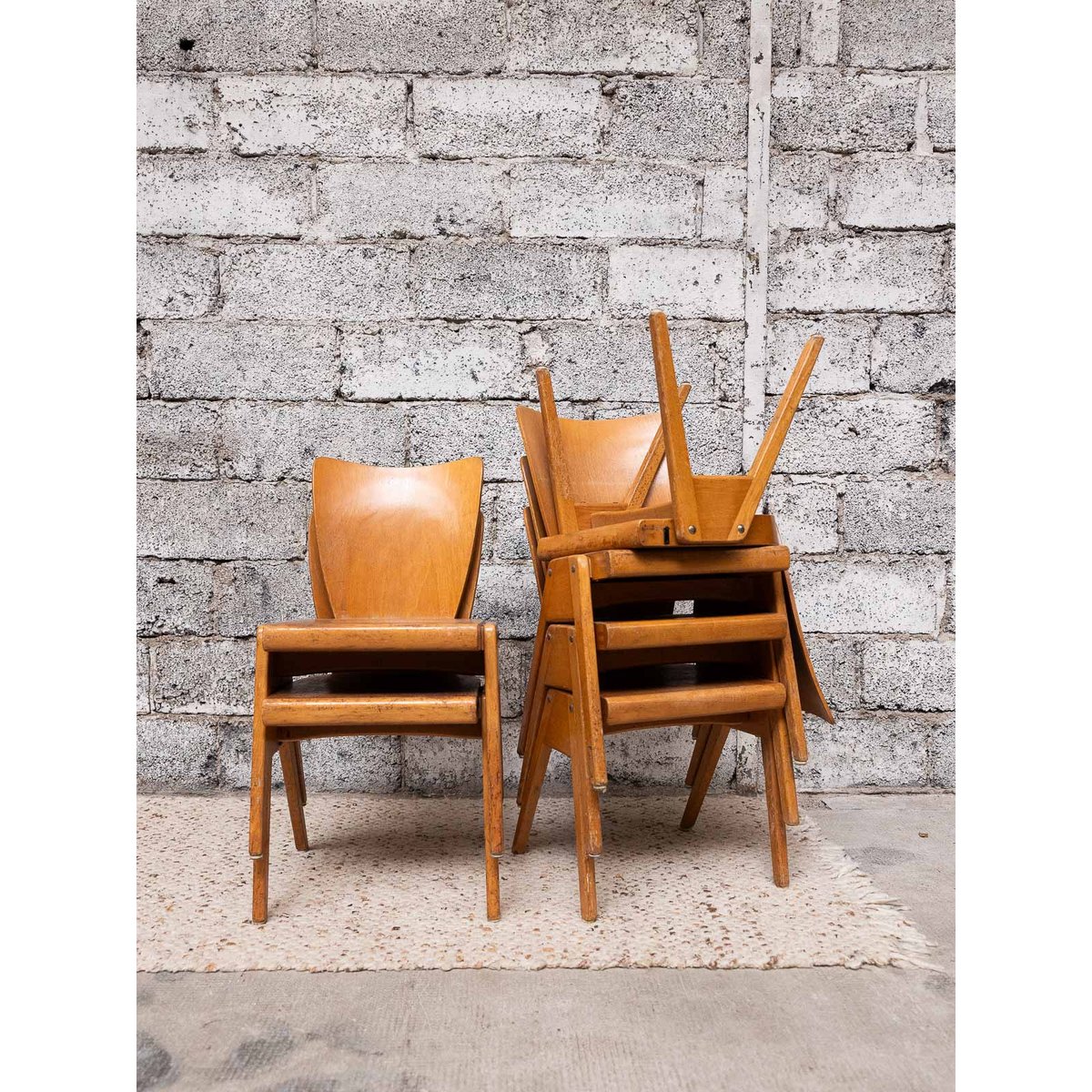 Paire de 2 chaises de design Alma N°1778 - Bon état bois clair, DEBONGOUT
