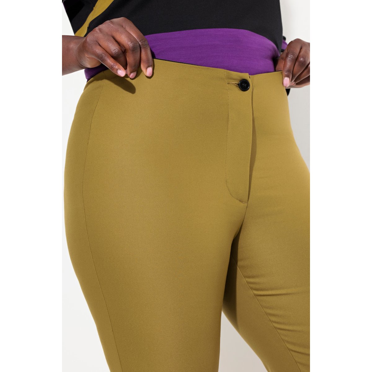 Pantalon droit Rose avec ceinture vert olive, ULLA POPKEN