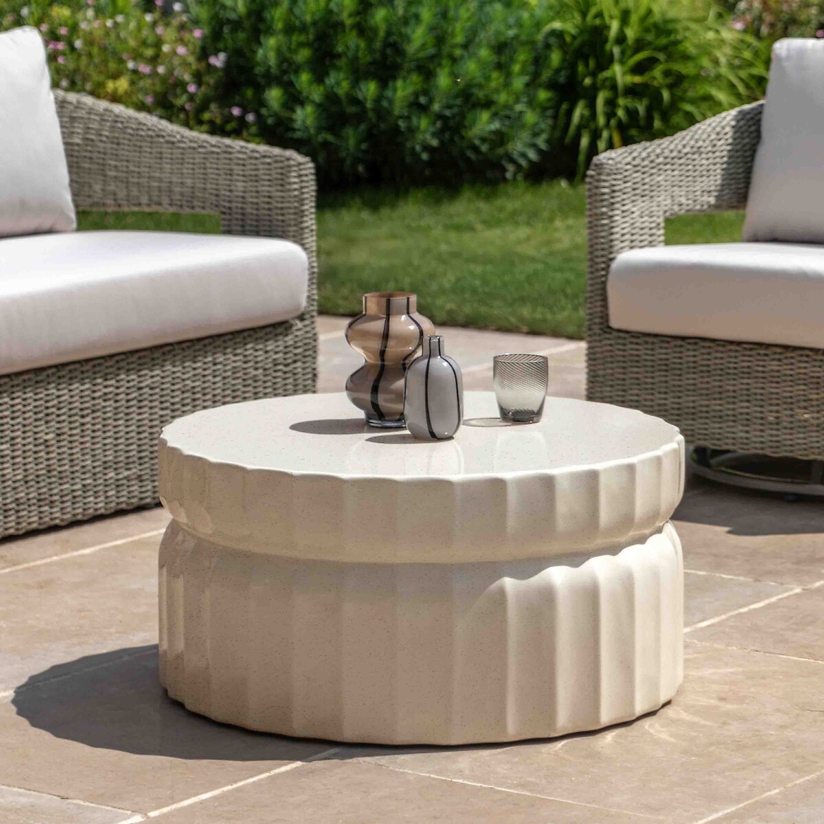 Como Concrete Indoor/Outdoor Coffee Table cream, ÉDITÉ