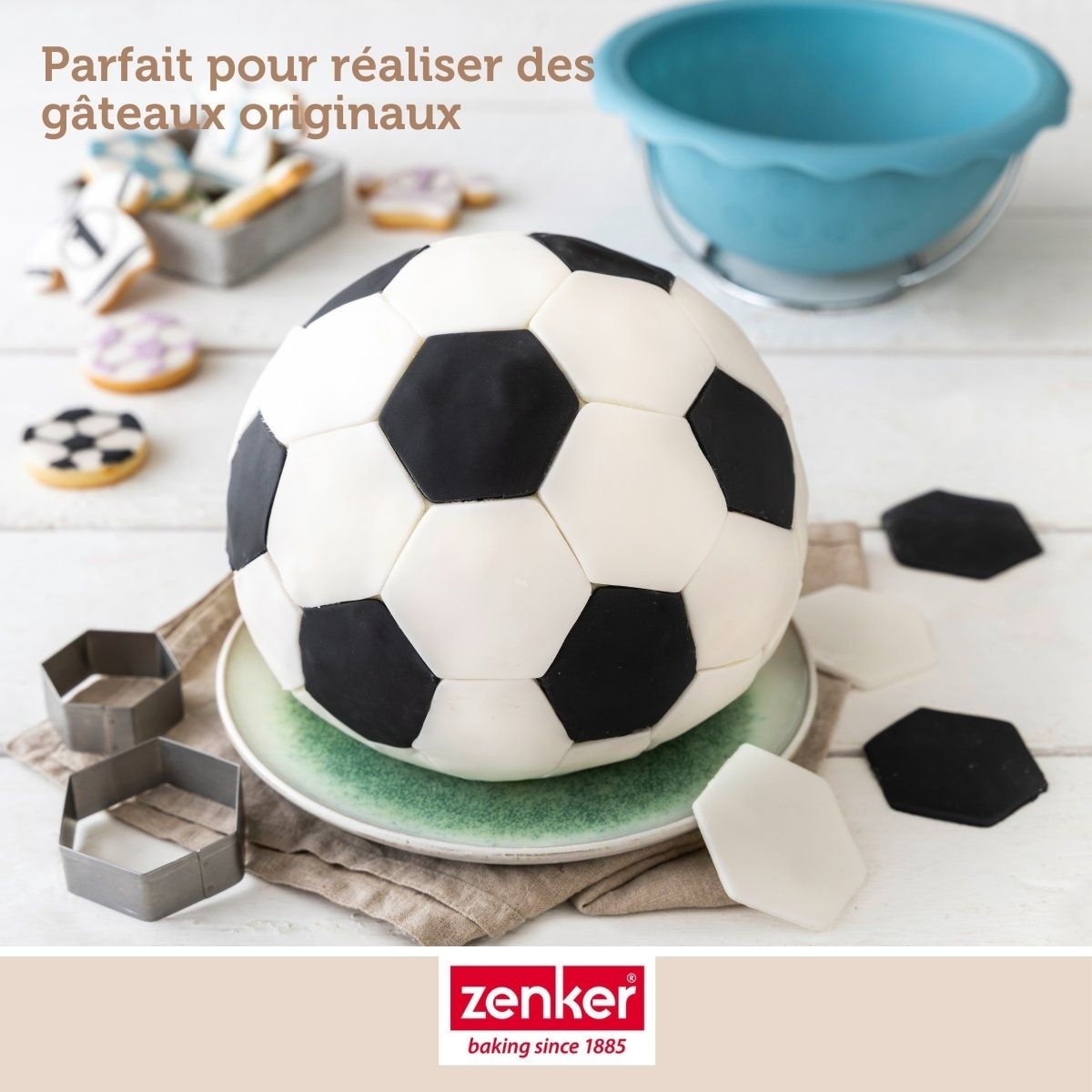 Moule demi sphère pour gâteau ballon de foot bleu, ZENKER