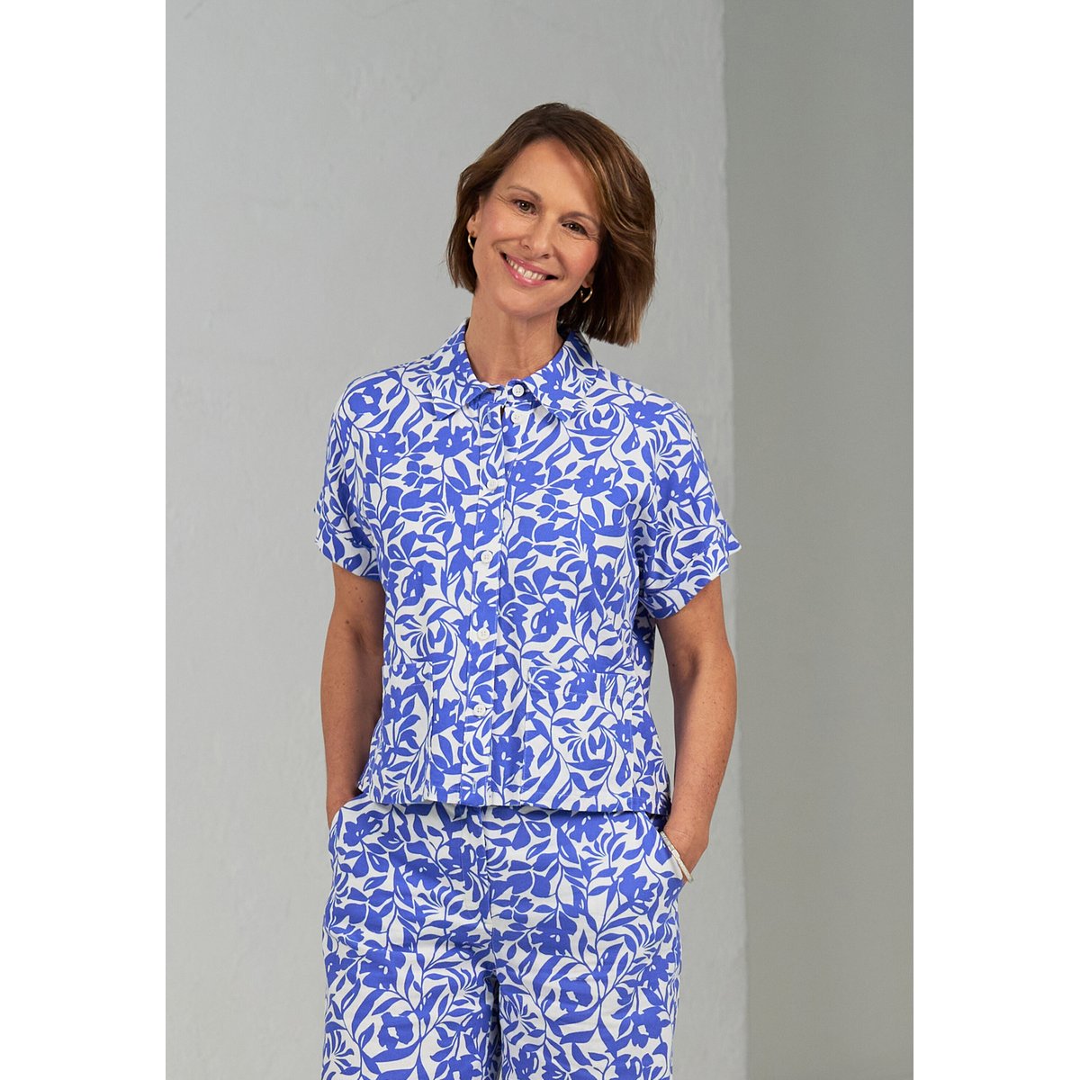 Chemisier en lin à col blanc/bleu, BETTY BARCLAY