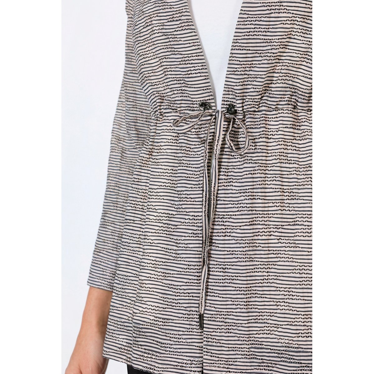 Veste avec rayures en relief gris beige, ULLA POPKEN