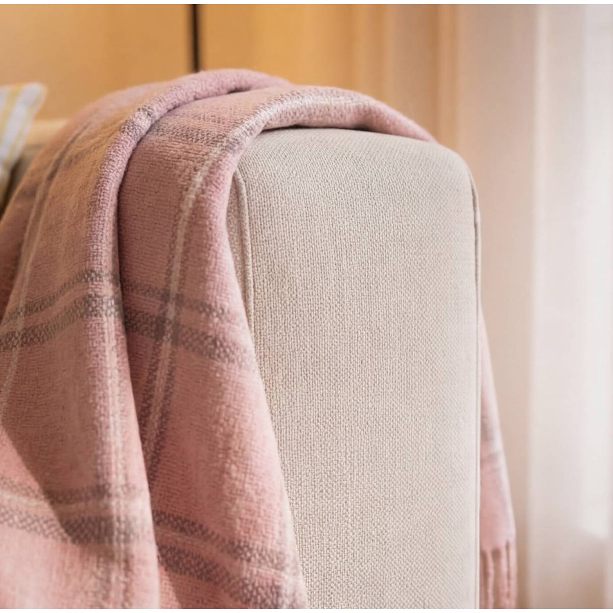 Canapé droit en tissu CAROLINE beige, MADE IN MEUBLES