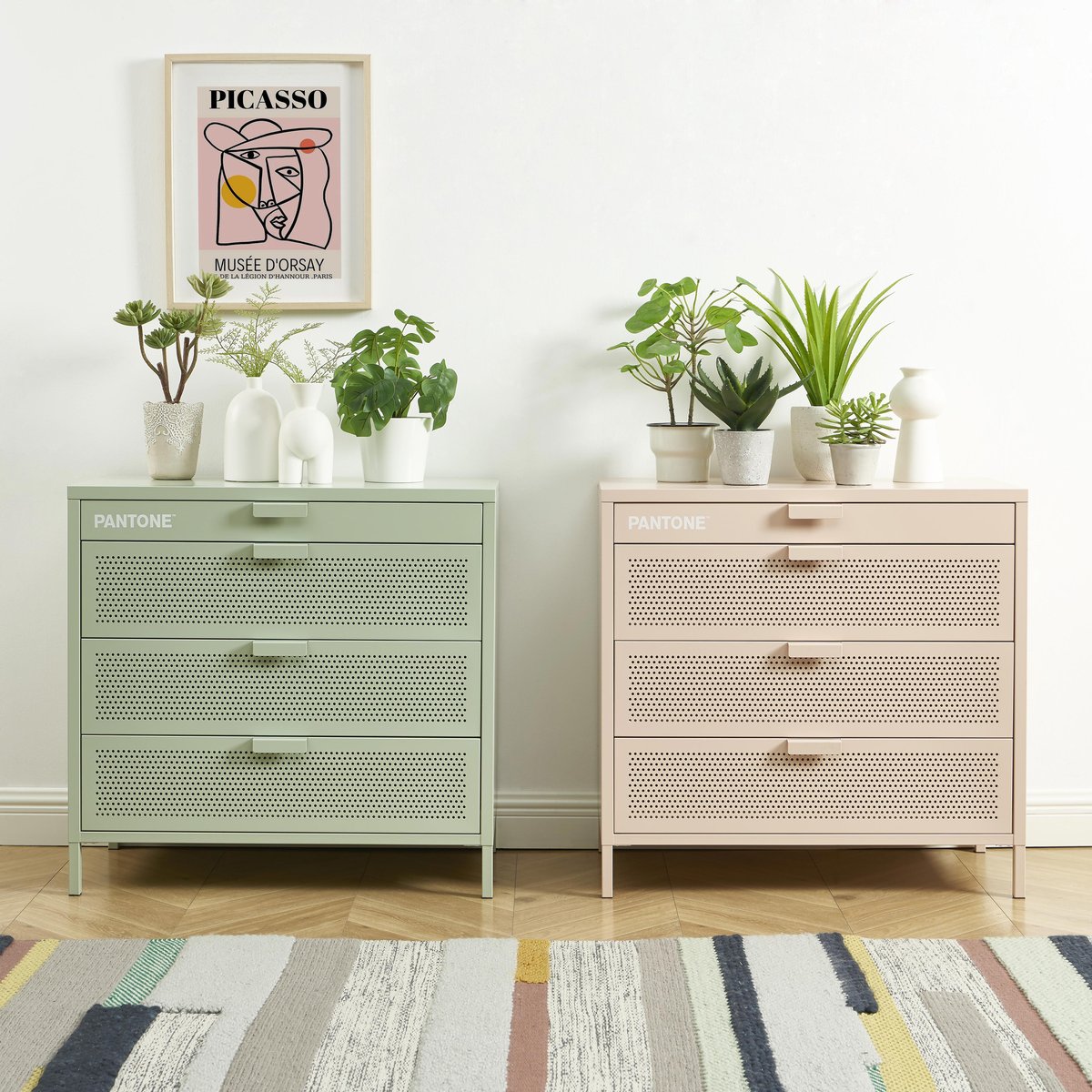 Commode en acier 4 tiroirs vert amande, PANTONE